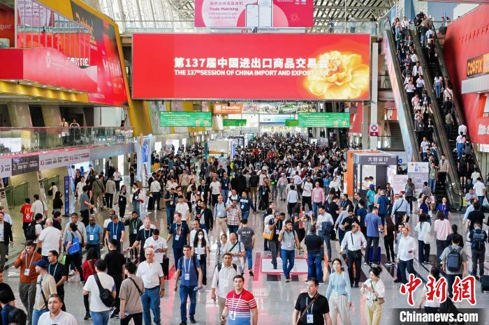 QGM de fabricație inteligentă strălucește la târgul Canton | Acțiunile QGM lasă lumea să vadă puterea mașinilor din cărămidă chinezească