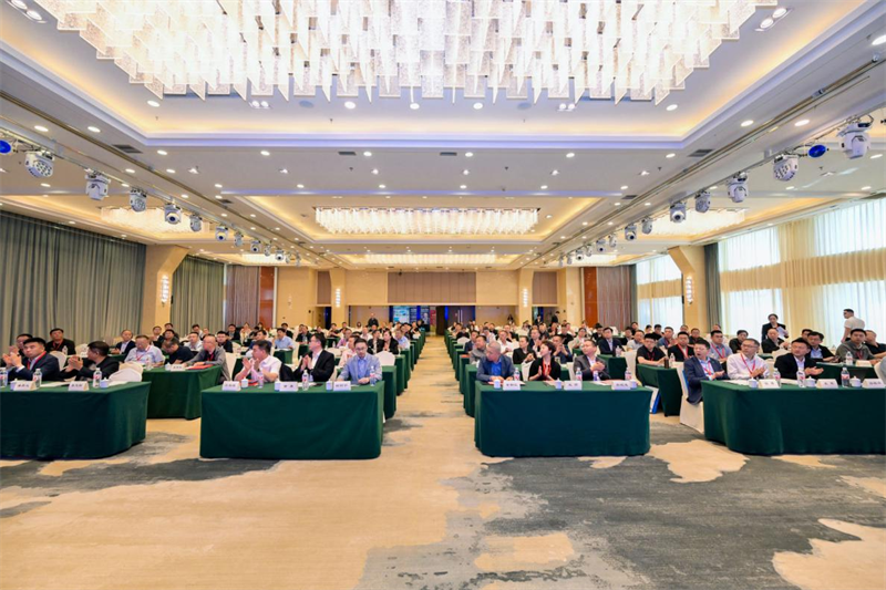 QGM a participat la Conferința de schimb de tehnologie și de dezvoltare a industriei naționale a industriei concrete din 2025, pentru a explora calea transformării ecologice a industriei