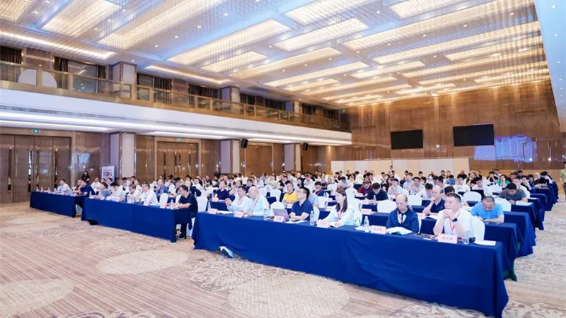 QGM strălucește la Conferința de schimb din 2025 privind utilizarea cuprinzătoare a deșeurilor solide tipice în centura economică a râului Yangtze și a 7-a conferință tehnologică privind producția și aplicarea materialelor noi reciclate de materiale noi ”.