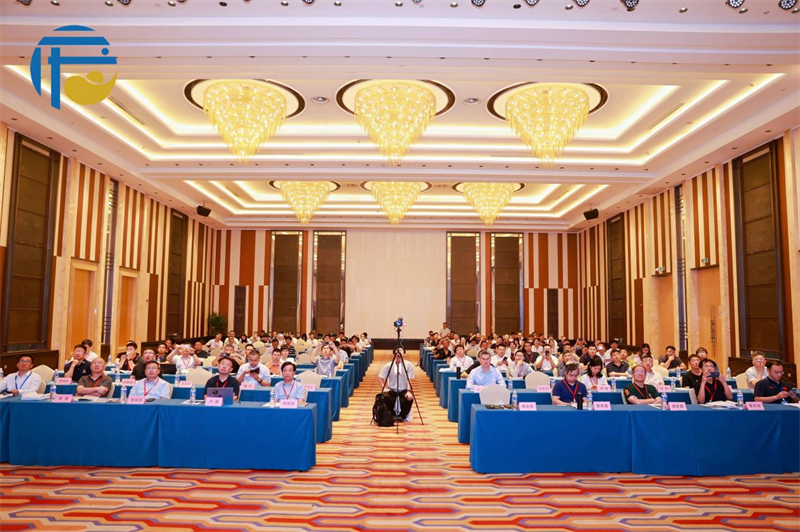 Construirea împreună a unui oraș fără deșeuri: Quangong Shareholding aduce tehnologia verde inteligentă de fabricare a cărămizilor la summitul industriei