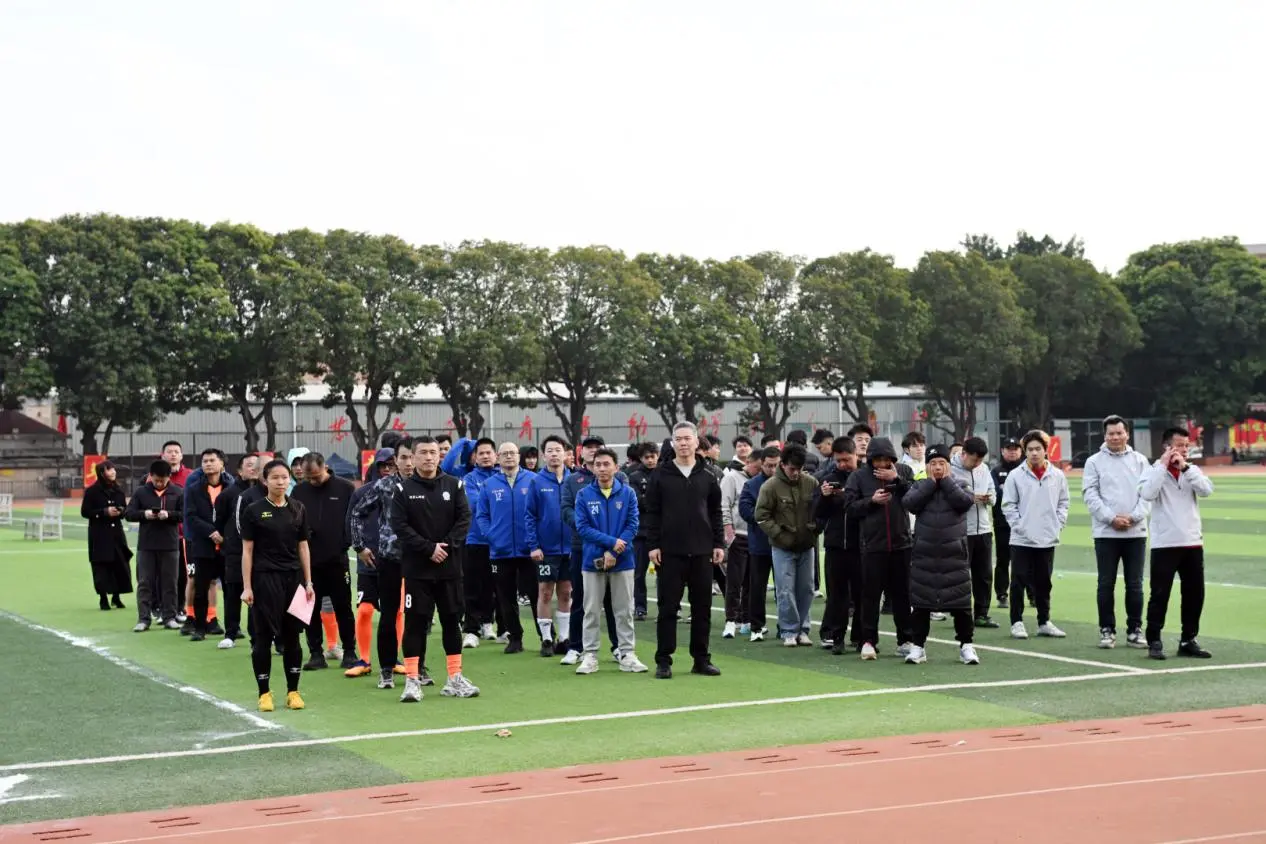 Quangong Machinery Co., Ltd. a contribuit la găzduirea cu succes a celui de-al 7-lea turneu de fotbal „Quangong New Year Cup” din Fengzhou.
